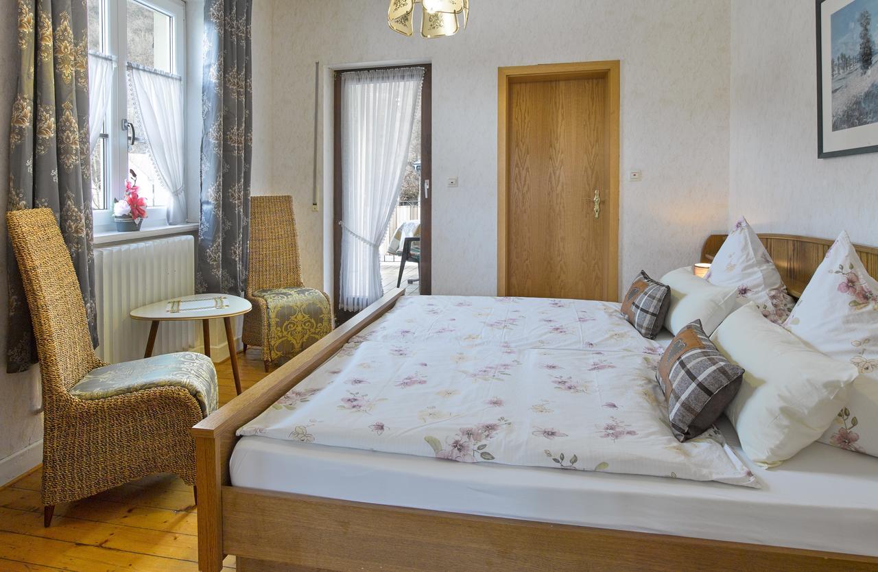 Pension "Haus Am Walde" Brodenbach, Mosel ภายนอก รูปภาพ