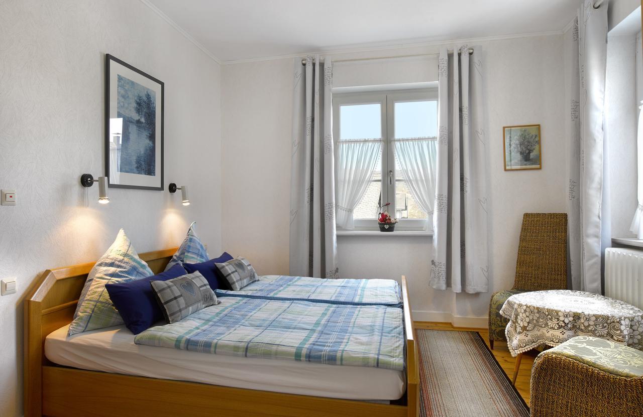 Pension "Haus Am Walde" Brodenbach, Mosel ภายนอก รูปภาพ